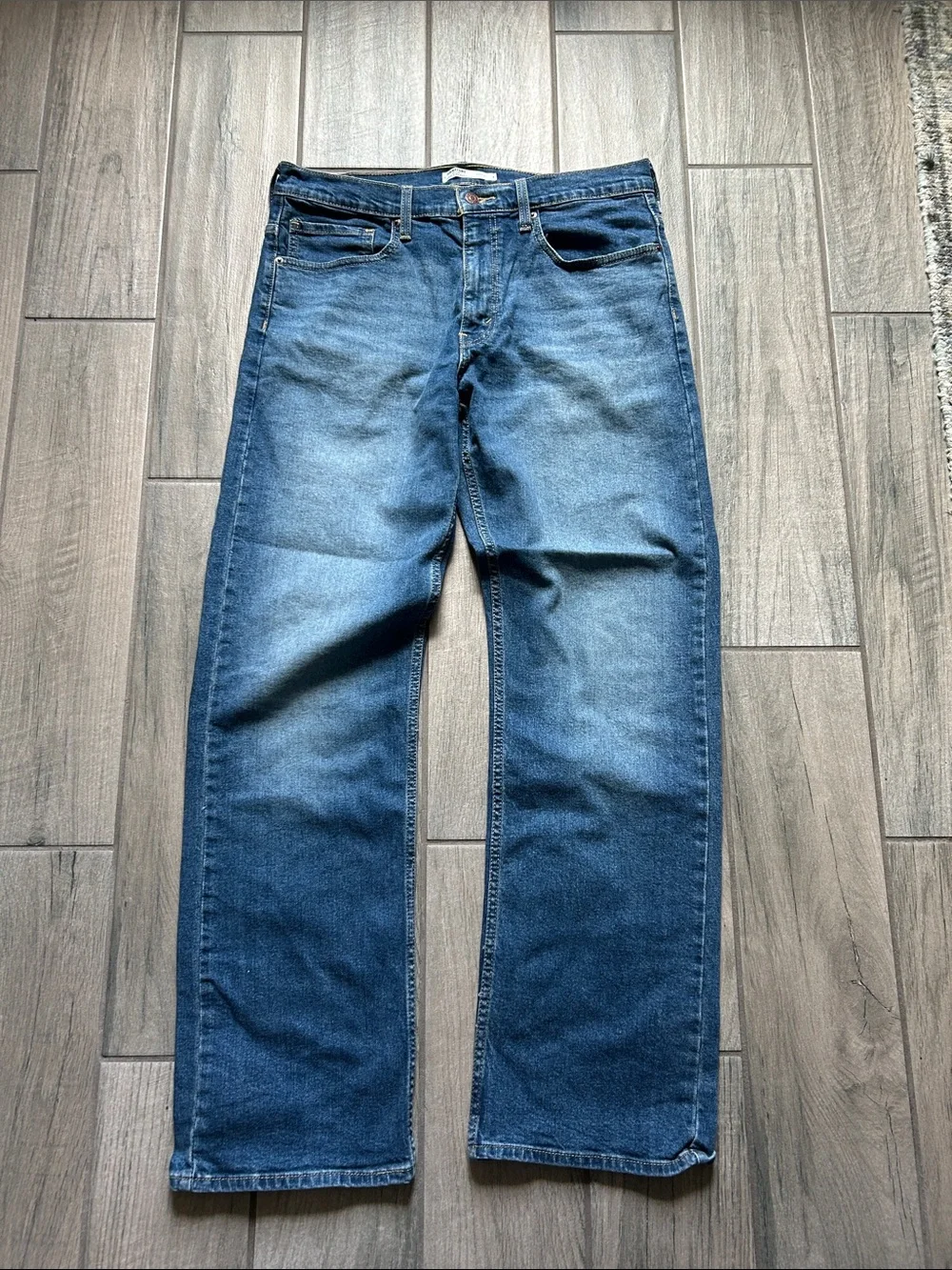 Levi's Men's Medium Blue Straight Jeans